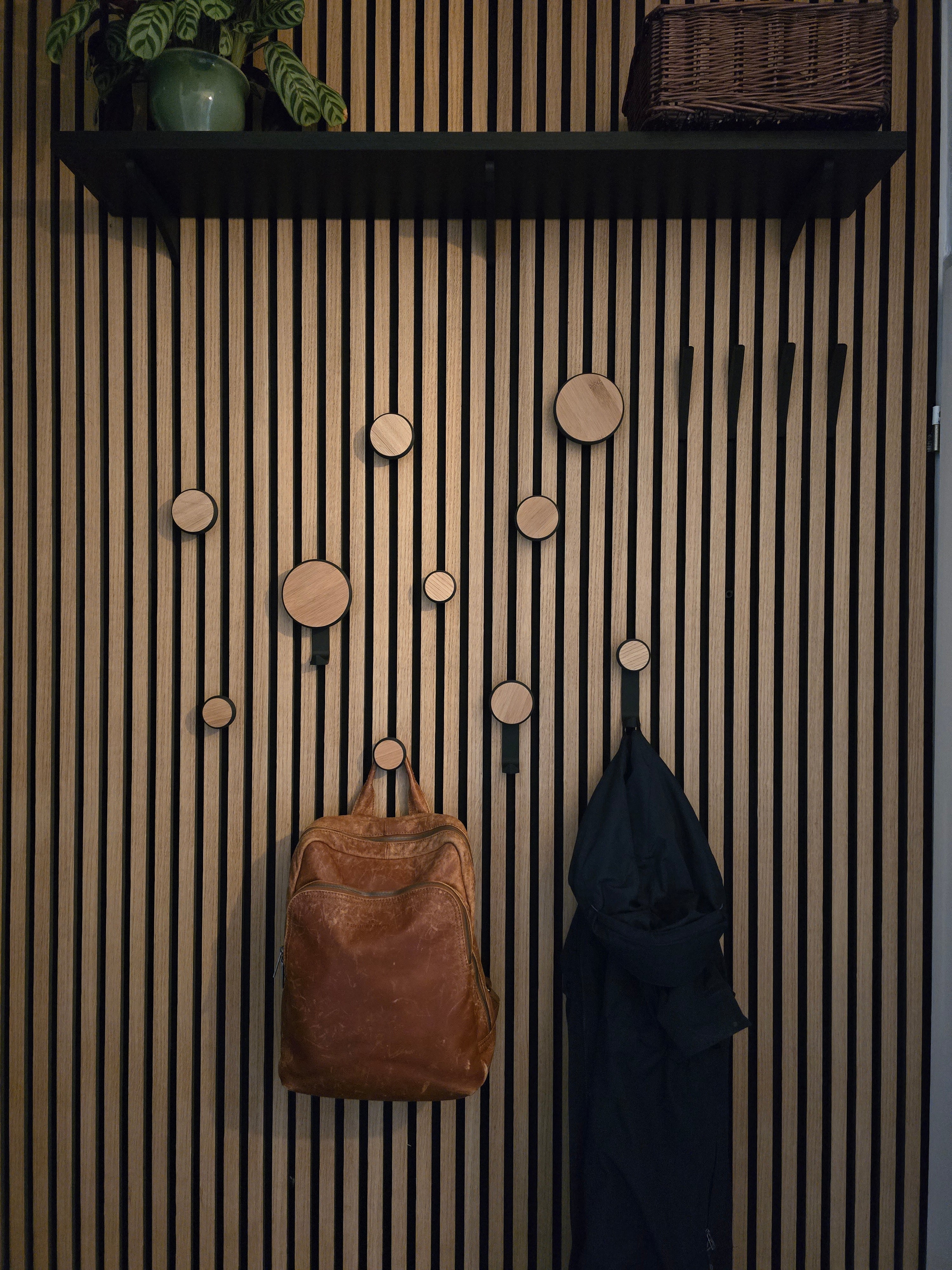 Ronde kapstokhaak/hanger eiken fineer voor akoestische panelen - Installatietype: Muurclip